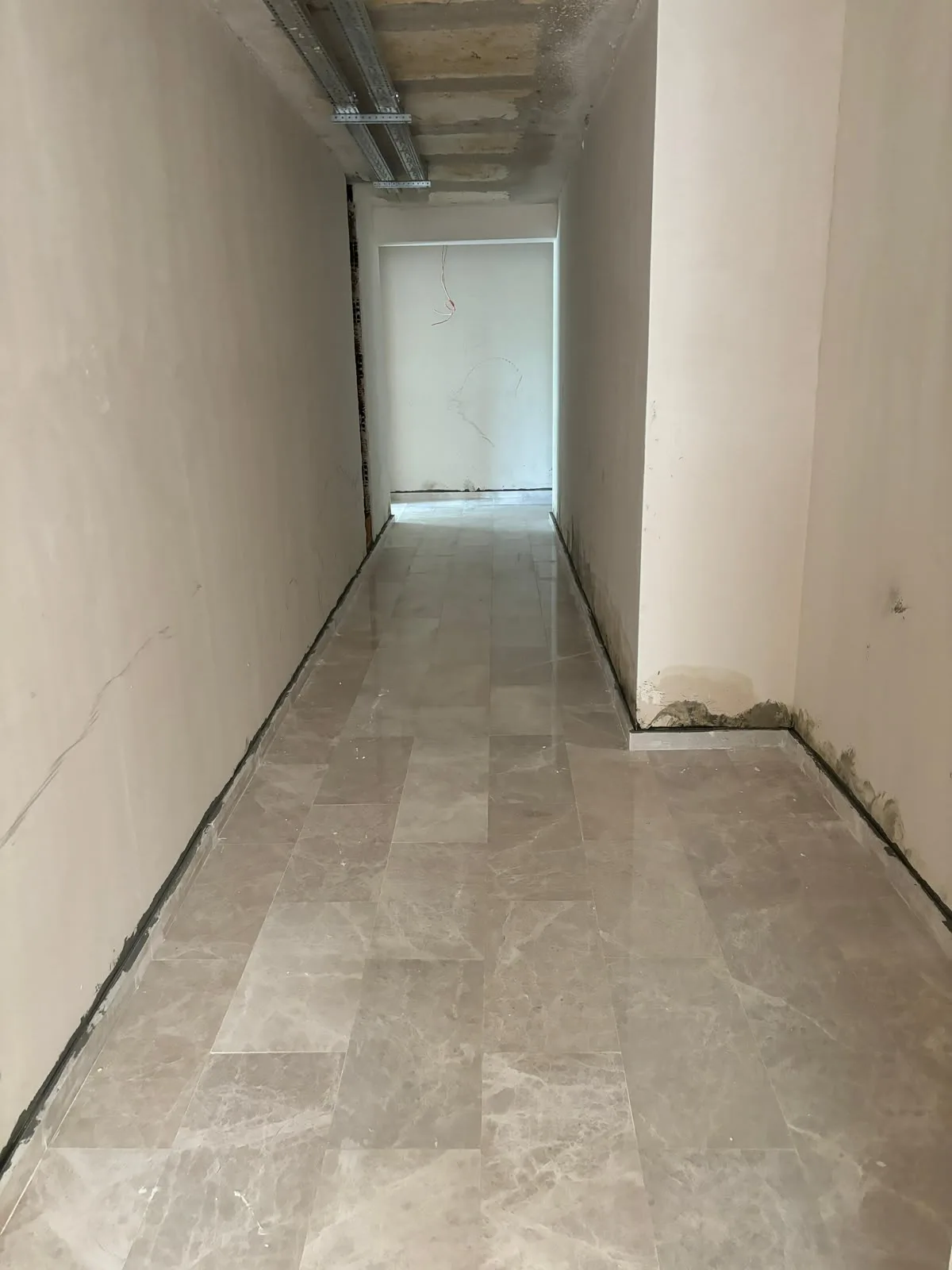 Zeminlerde
fark yaratan işçilik. · Öncesi